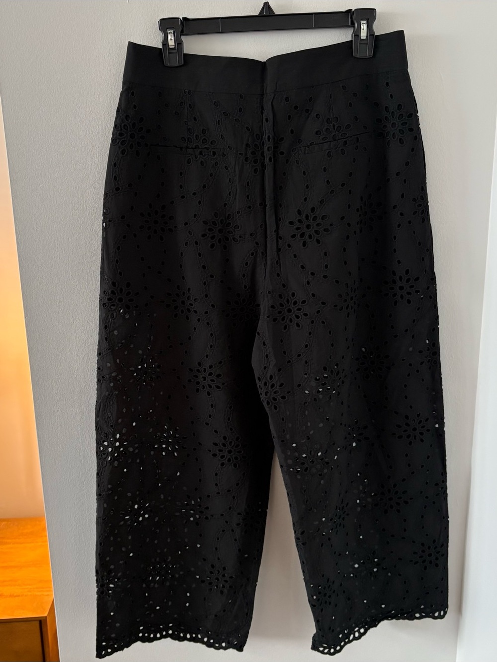 Zara Black Openwork Embroidery Eyelet‎ Cropped Trousers Size L NWT - Picture 9 of 16